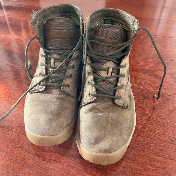 Nike Boots in Green [9.5] - Picture 2 of 4